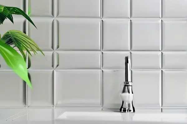 現(xiàn)代家庭浴室中安裝的不銹鋼水管